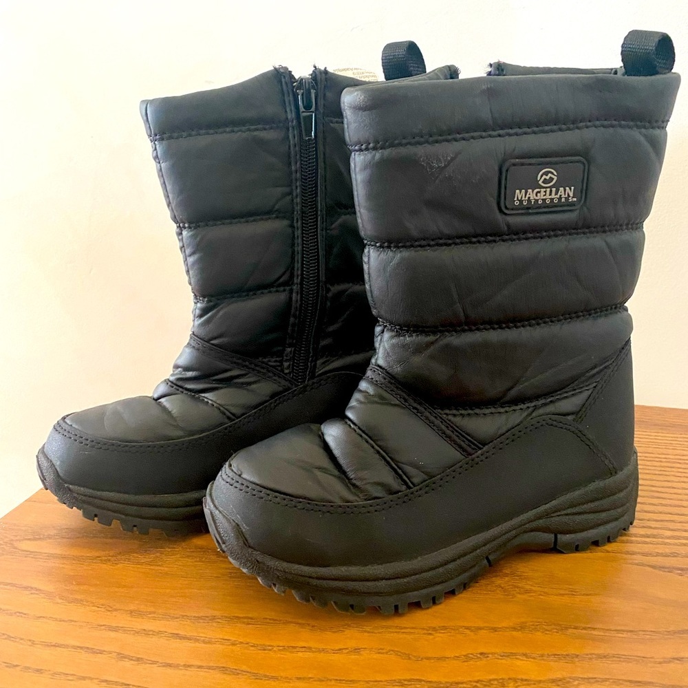boots ❄️ ⛄️ snow boots, insulated, youth 13 boys or girls